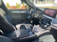 Gebraucht BMW 530e Shadowline 292 PS (214 kW) 2022 Grau Kombi