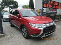 Gebraucht Mitsubishi Outlander Diamant Edition 150 PS (110 kW) 2019 Rot SUV