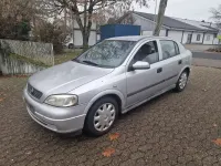 Używany Opel Astra Selection 84 KM (61 kW) 2000 Sedan/Limuzyna