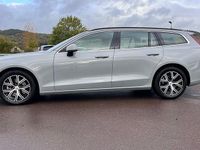 Używany Volvo V60 Core 197 KM (144 kW) 2024 Szary Kombi