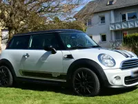 Usata Mini Cooper D 111 CV (81 kW) 2011 Bianco Utilitaria