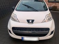 Gebraucht Peugeot 107 68 PS (50 kW) 2014 Weiß Kleinwagen