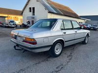 Gebraucht BMW 524 115 PS (84 kW) 1985 Silber Limousine