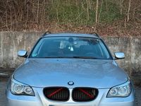 Gebraucht BMW 525 218 PS (160 kW) 2005 Grau Kombi