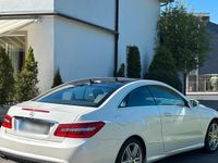 Używany Mercedes E500 383 KM (281 kW) 2009 Biały Coupe