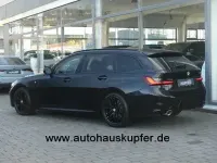 Gebraucht BMW 320 Performance 190 PS (139 kW) 2024 Saphirschwarz Kombi