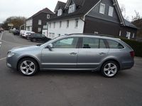 Gebraucht Skoda Superb Ambition 140 PS (102 kW) 2011 Platin grau metallic Kombi