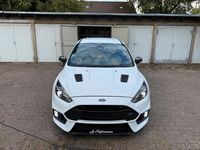 Gebraucht Ford Focus RS 460 PS (338 kW) 2017 Weiß Limousine