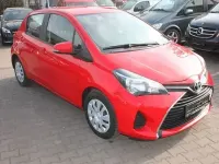 Gebraucht Toyota Yaris Comfort 69 PS (50 kW) 2017 Rot Limousine