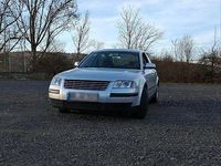 Gebraucht VW Passat 131 PS (96 kW) 2001 Grau Limousine
