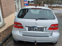 Gebraucht Mercedes B180 116 PS (85 kW) 2010 Silber Van / Kleinbus