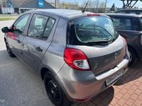 Second-hand Renault Clio III Expression 75 CP (55 kW) 2009 Berlinǎ