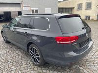 Gebraucht VW Passat Comfortline 150 PS (110 kW) 2015 Uranograu Kombi