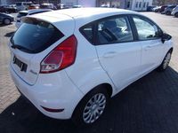 Gebraucht Ford Fiesta 65 PS (47 kW) 2013 Weiß Kleinwagen