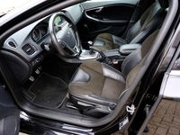 Gebraucht Volvo V40 R-Design 120 PS (88 kW) 2015 Schwarz Limousine