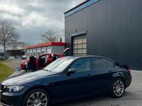 Gebraucht BMW 320 170 PS (125 kW) 2008 Blau Limousine