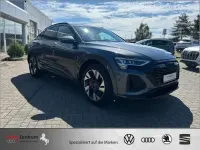 Gebraucht Audi Q8 e-tron S-Line 300 kW (408 PS) 2024 Daytona gray pearl effect SUV