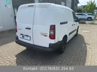 Gebraucht Peugeot Partner Premium 99 PS (72 kW) 2018 Weiß Van / Kleinbus