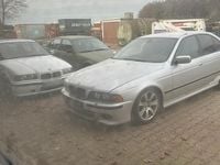 Gebraucht BMW 525 195 PS (143 kW) 2002 Silber Limousine