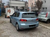 Gebraucht VW Golf VI 105 PS (77 kW) 2011 Blau Kleinwagen