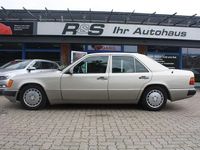 Gebraucht Mercedes 200 133 PS (97 kW) 1990 Grau Limousine