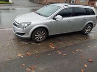 Gebraucht Opel Astra 90 PS (66 kW) 2011 Limousine
