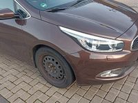 Gebraucht Kia Ceed Vision 128 PS (94 kW) 2014 Braun Kleinwagen