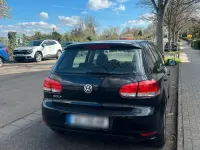 Gebraucht VW Golf VI 104 PS (76 kW) 2010 Schwarz Kleinwagen