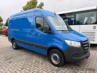 Gebraucht Mercedes Sprinter 143 PS (105 kW) 2019 Enzianblau Van