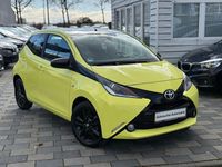 Gebraucht Toyota Aygo X-cite 69 PS (50 kW) 2016 Gelb Kleinwagen