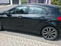 Gebraucht Mercedes A180 122 PS (89 kW) 2014 Schwarz Kleinwagen