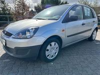 Gebraucht Ford Fiesta 61 PS (44 kW) 2006 Silber metallic Kleinwagen