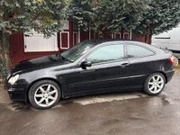 Gebraucht Mercedes C220 130 PS (95 kW) 2007 Schwarz Coupé