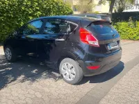 Gebraucht Ford Fiesta 60 PS (44 kW) 2015 Schwarz Kleinwagen