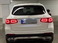 Gebraucht Mercedes GLC200 AMG line Plus 197 PS (144 kW) 2022 Weiß SUV
