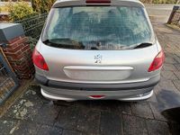 Gebraucht Peugeot 206 74 PS (54 kW) 2002 Silber Kleinwagen
