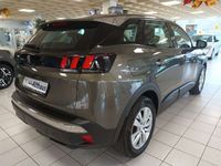 gebraucht Peugeot 3008 Active Blue HDi 130 EAT8 aus 1. Hand