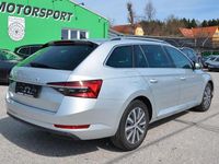 Gebraucht Skoda Superb Style 150 PS (110 kW) 2023 Silber Kombi