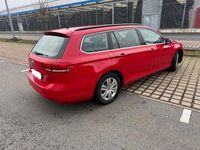 Gebraucht VW Passat Comfortline 120 PS (88 kW) 2019 Rot Kombi