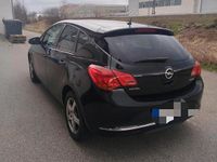 Usata Opel Astra 140 CV (102 kW) 2014 Nero Berlina