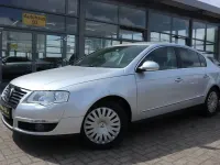 Second-hand VW Passat Highline 150 CP (110 kW) 2005 Argintiu Berlinǎ