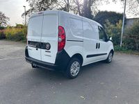 Gebraucht Fiat Doblò 95 PS (69 kW) 2020 Weiß Van / Kleinbus