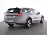 Gebraucht Volvo V60 CC Plus 197 PS (144 kW) 2023 Grau vapour grey / metallic Kombi