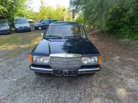 Gebraucht Mercedes E230 136 PS (100 kW) 1984 Blau Limousine