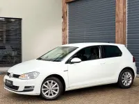 Gebraucht VW Golf VII LOUNGE 110 PS (80 kW) 2015 Weiß Limousine