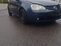 Second-hand VW Golf V 105 CP (77 kW) 2007 Albastru Berlinǎ