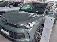 Neu VW Tiguan Life 150 PS (110 kW) 2026 Grün SUV