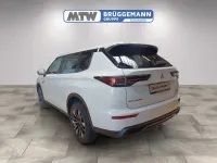 Neu Mitsubishi Outlander P-HEV 306 PS (225 kW) 2025 Weiss SUV
