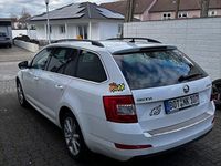 Gebraucht Skoda Octavia Elegance 140 PS (102 kW) 2014 Weiß Kleinwagen