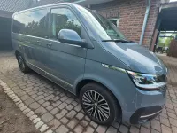 Gebraucht VW Multivan 204 PS (150 kW) 2022 Grau Van / Kleinbus